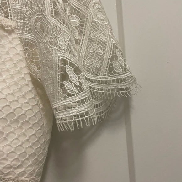 *NWT* Alexis Off White Lace Romper - Picture 4 of 6